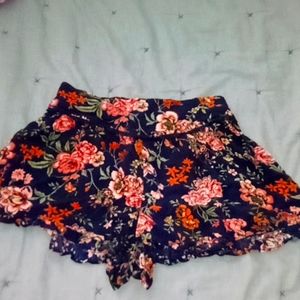 American eagle foral shorts